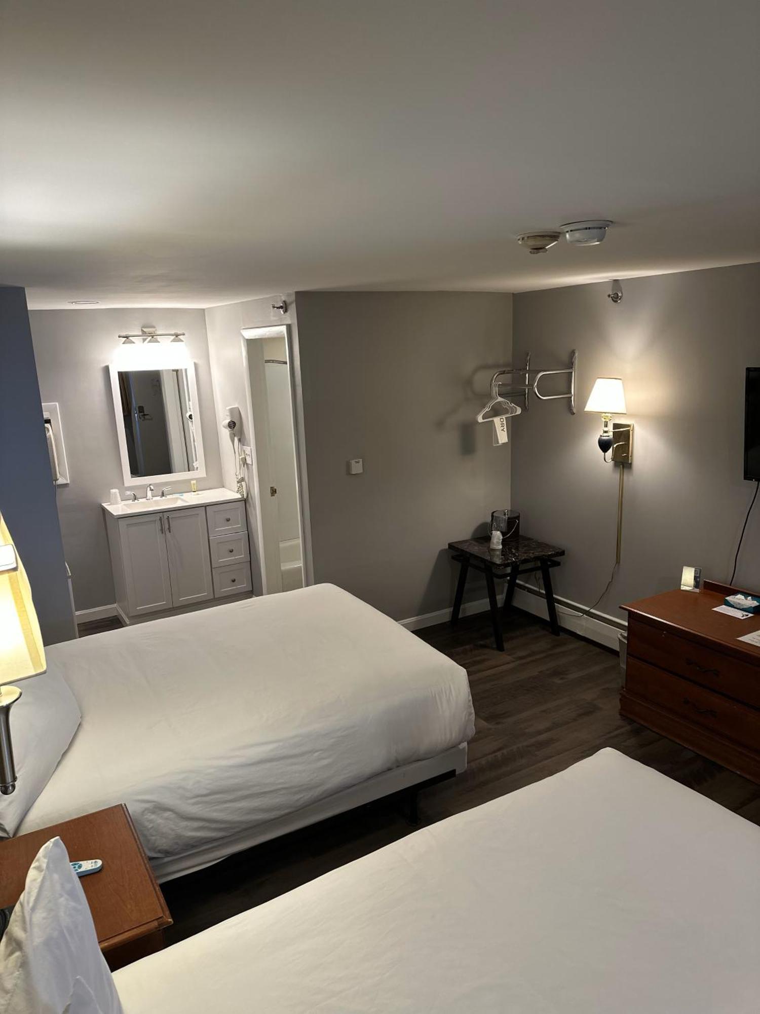 Aparthotel Trade Winds On The Bay Rockland Exterior foto
